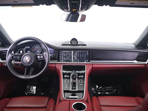Certified 2023 Porsche Panamera 4 Platinum Edition AWD/4WD image 31