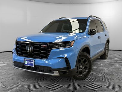 Used 2025 Honda Pilot TrailSport