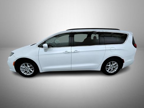 Certified 2022 Chrysler Pacifica Touring-L FWD image 8