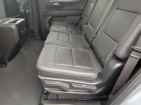 Used 2025 Chevrolet Tahoe LT AWD/4WD image 19