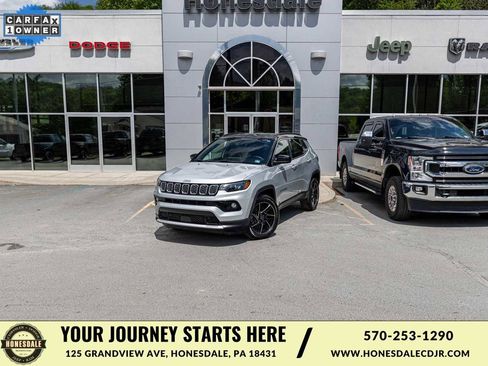 Used 2025 Jeep Compass Limited AWD/4WD image 1