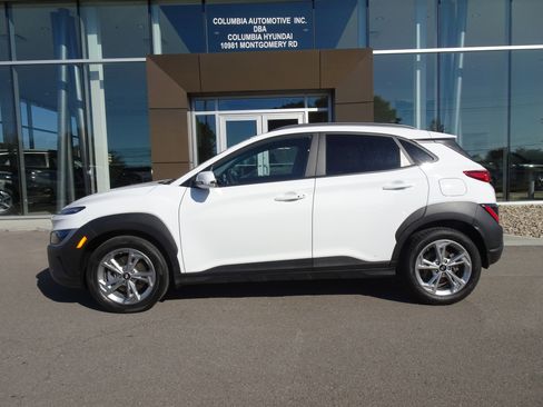Used 2023 Hyundai Kona SEL AWD/4WD image 2