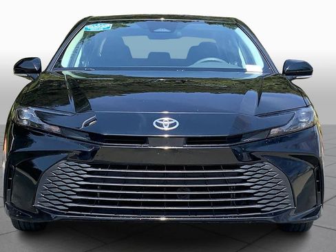 Used 2025 Toyota Camry LE image 4