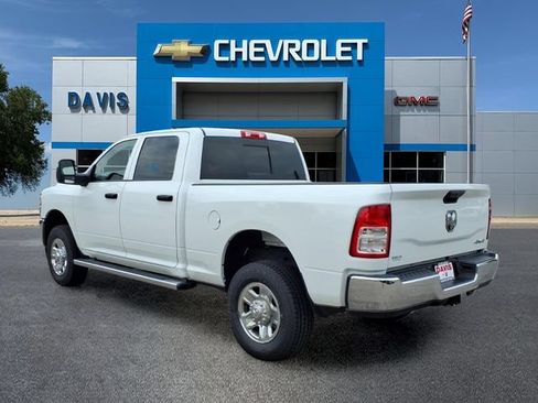 Used 2024 RAM 2500 Tradesman w/ Chrome Appearance Group AWD/4WD image 5