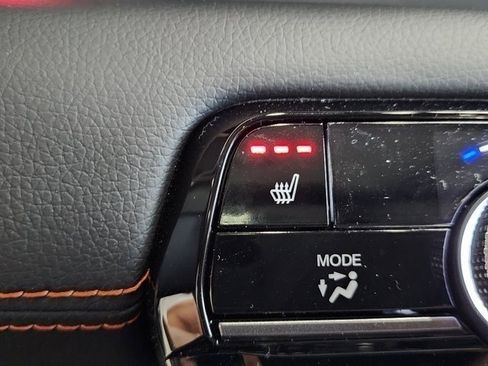 Used 2023 Honda Pilot TrailSport image 9