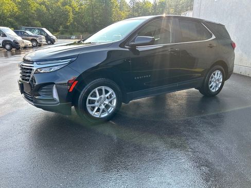 Used 2023 Chevrolet Equinox LT AWD/4WD image 2