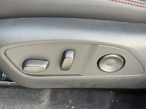 New 2026 Chevrolet Traverse RS image 22