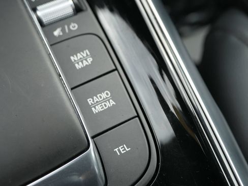 Used 2023 Mercedes-Benz GLB 250 4MATIC image 20