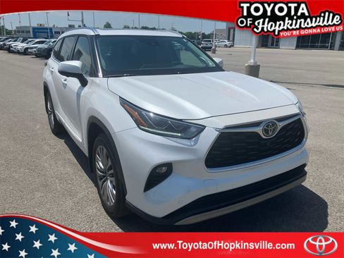 Certified 2026 Toyota Highlander Platinum AWD/4WD image 1