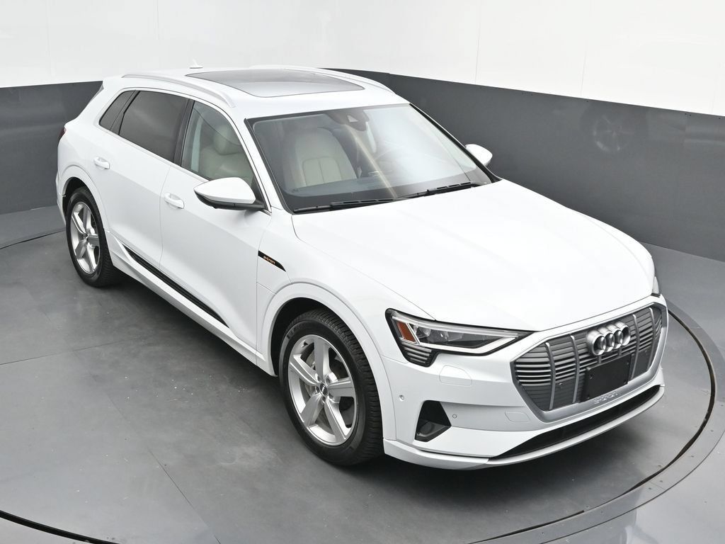 Used 2019 Audi e-tron Premium Plus AWD/4WD image 42