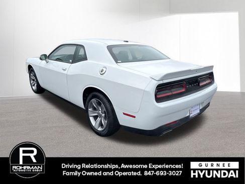 Used 2021 Dodge Challenger SXT image 6