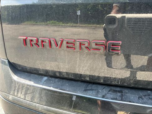 Used 2021 Chevrolet Traverse Premier w/ Redline Edition AWD/4WD image 25