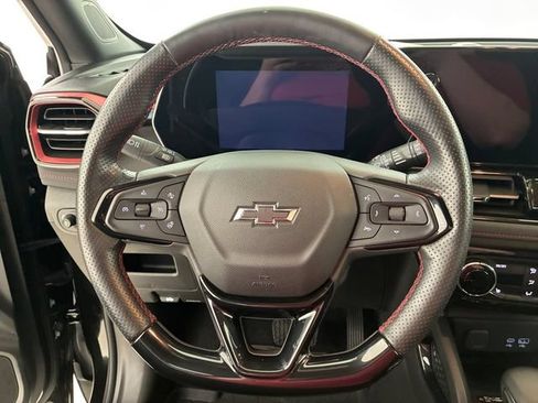 Used 2025 Chevrolet TrailBlazer RS w/ Convenience Package AWD/4WD image 22