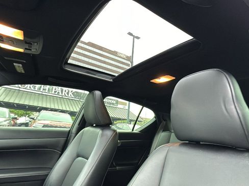 Used 2015 Lexus CT 200h w/ Navigation Package image 14