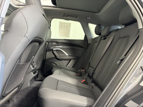 Used 2025 Audi Q5 Premium AWD/4WD image 7