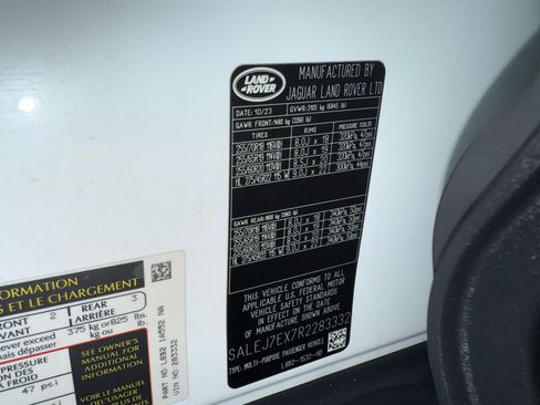 Used 2024 Land Rover Defender 110 S image 19