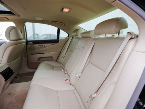 Used 2013 Lexus LS 460 image 25