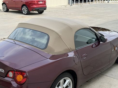 Used 2004 BMW Z4 3.0i RWD image 16
