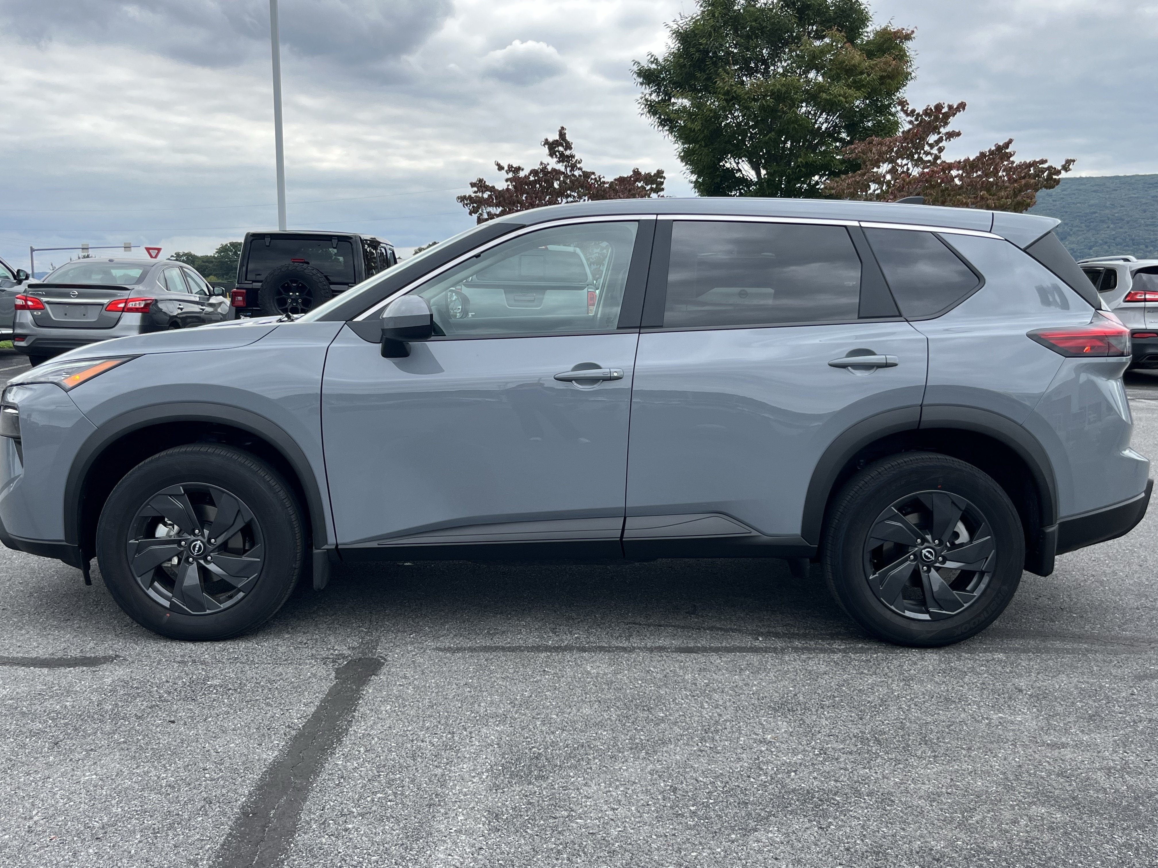 Used 2026 Nissan Rogue SV w/ Cold Weather Package AWD/4WD image 10