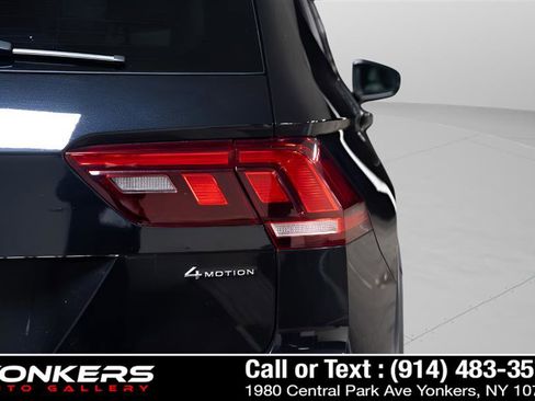 Used 2022 Volkswagen Tiguan SE R-Line image 31