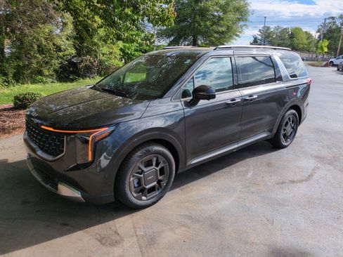 New 2026 Kia Carnival SX FWD image 3