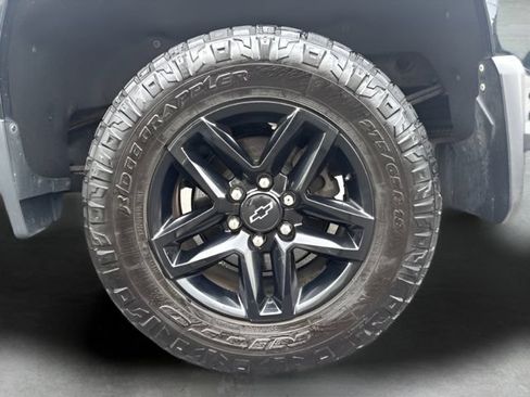 Used 2019 Chevrolet Silverado 1500 LT Trail Boss AWD/4WD image 33