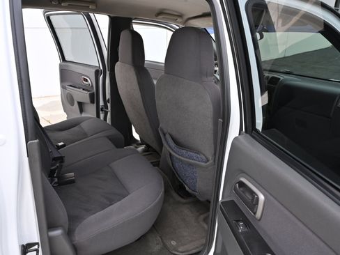 Used 2004 Chevrolet Colorado LS image 13