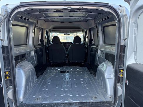 Used 2019 RAM ProMaster City Tradesman image 5