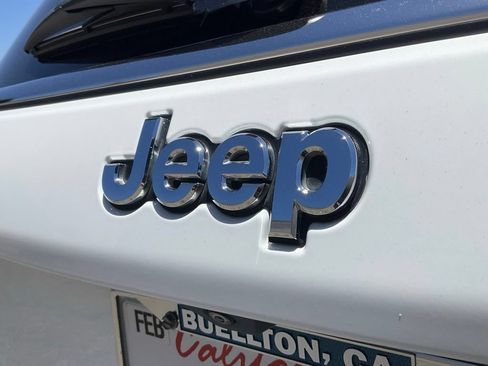 Used 2022 Jeep Compass Limited AWD/4WD image 18