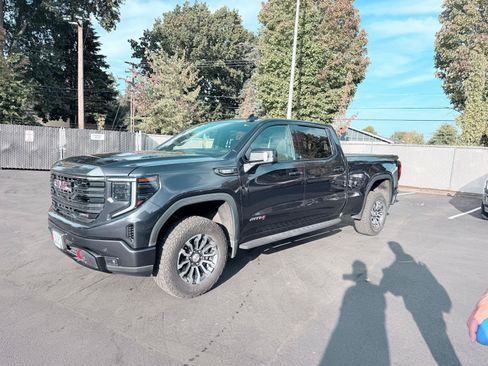 Used 2023 GMC Sierra 1500 AT4 w/ AT4 Premium Package AWD/4WD image 2