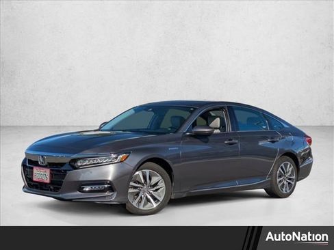 Used 2018 Honda Accord Touring image 1
