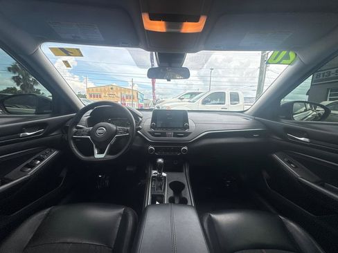 Used 2020 Nissan Altima 2.5 SR FWD image 17