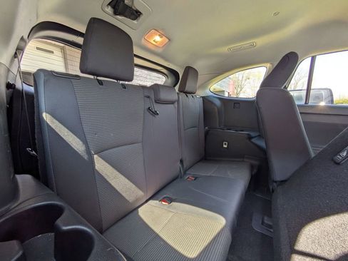 Used 2024 Toyota Highlander LE image 28