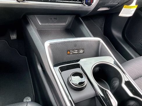 New 2027 Chevrolet Equinox LT w/ Convenience Package II FWD image 26