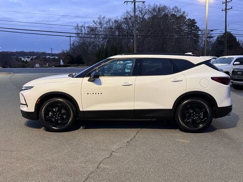 Used 2023 Chevrolet Blazer LT w/ Convenience Package image 3