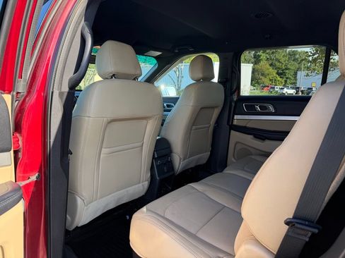 Used 2017 Ford Explorer XLT w/ Equipment Group 202A FWD image 25