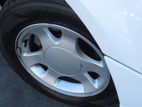 Used 2001 Ford Mustang Convertible image 4