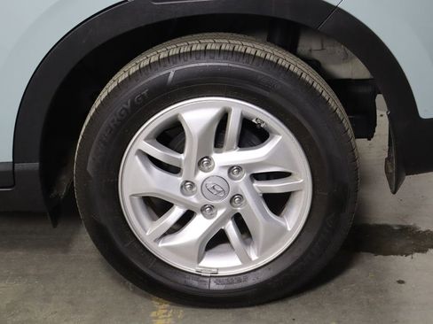 Used 2025 Hyundai Venue SE FWD image 36