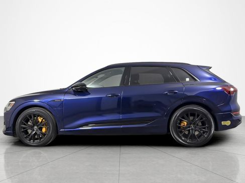 Used 2022 Audi e-tron Chronos AWD/4WD image 2