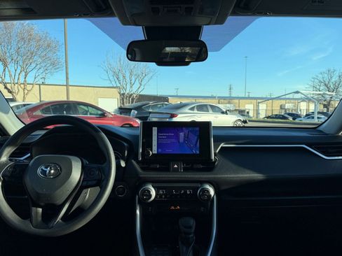 Used 2025 Toyota RAV4 XLE image 34