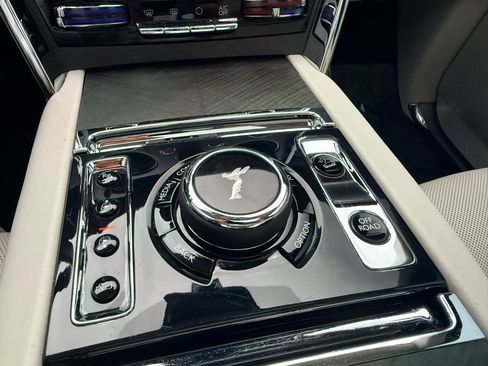 Used 2020 Rolls-Royce Cullinan AWD/4WD image 70