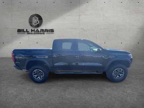 Used 2025 Chevrolet Colorado ZR2 w/ Technology Package AWD/4WD image 5