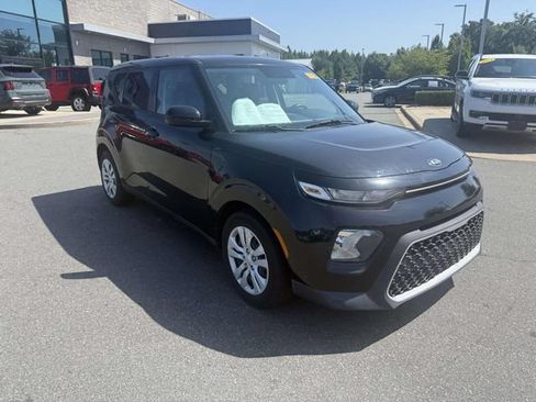 Used 2020 Kia Soul LX FWD image 3