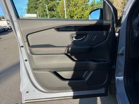 New 2025 Honda Pilot TrailSport image 16