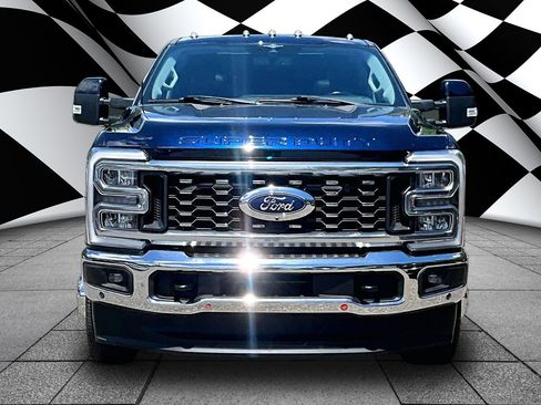 Used 2023 Ford F350 Lariat w/ Lariat Ultimate Package AWD/4WD image 3