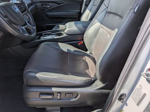 Used 2024 Honda Ridgeline Black Edition image 16