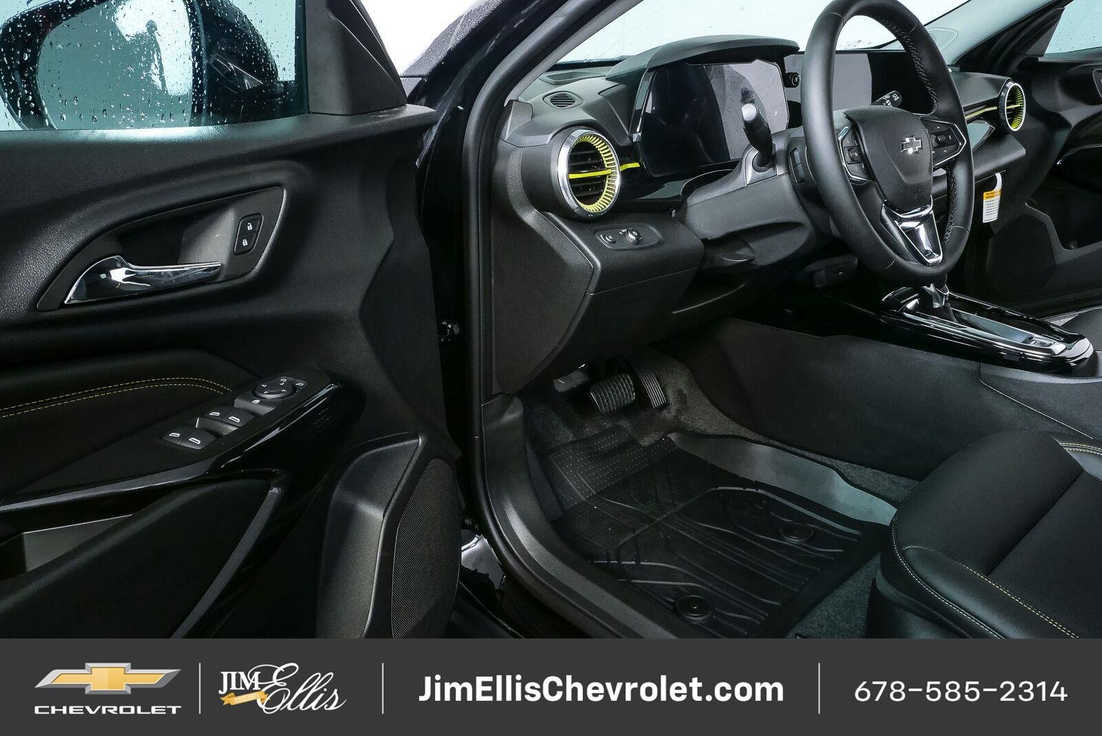 Used 2026 Chevrolet Trax ACTIV w/ Sunroof Package FWD image 7