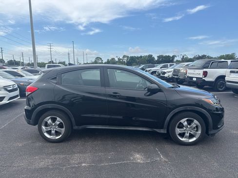 Used 2020 Honda HR-V LX image 8