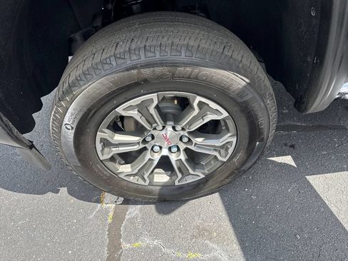 Used 2015 GMC Sierra 1500 Denali AWD/4WD image 40