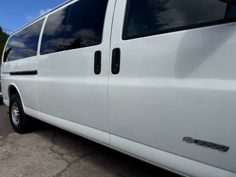 Used 2003 Chevrolet Express 3500 Extended Passenger RWD image 26